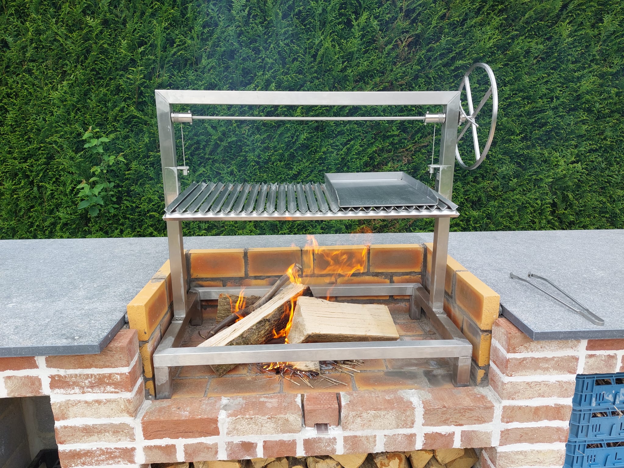 Holzkohlgrill