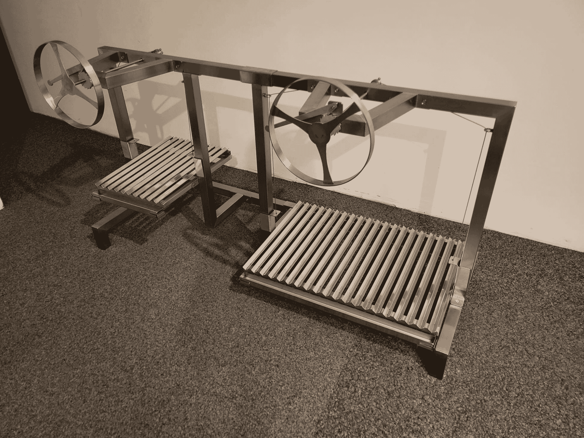 Doppel Holzkohlegriller mit Lücke und Verlängerte Kurbel vorne